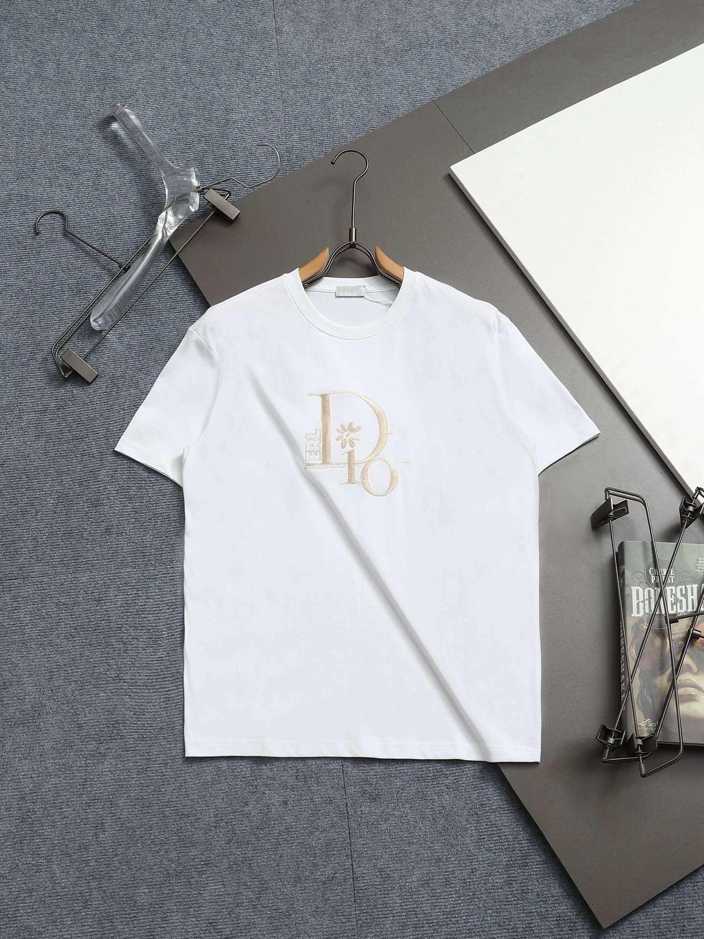 Dior Embroidered Light Luxury Style White T-Shirt