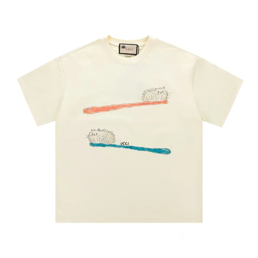 Gucci Hand-painted Cat Vintage Style Off-white T-shirt