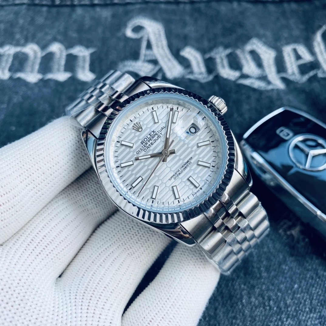Rolex Silver Dial Fluted Bezel Bracelet Watch for Photo Ready Styling