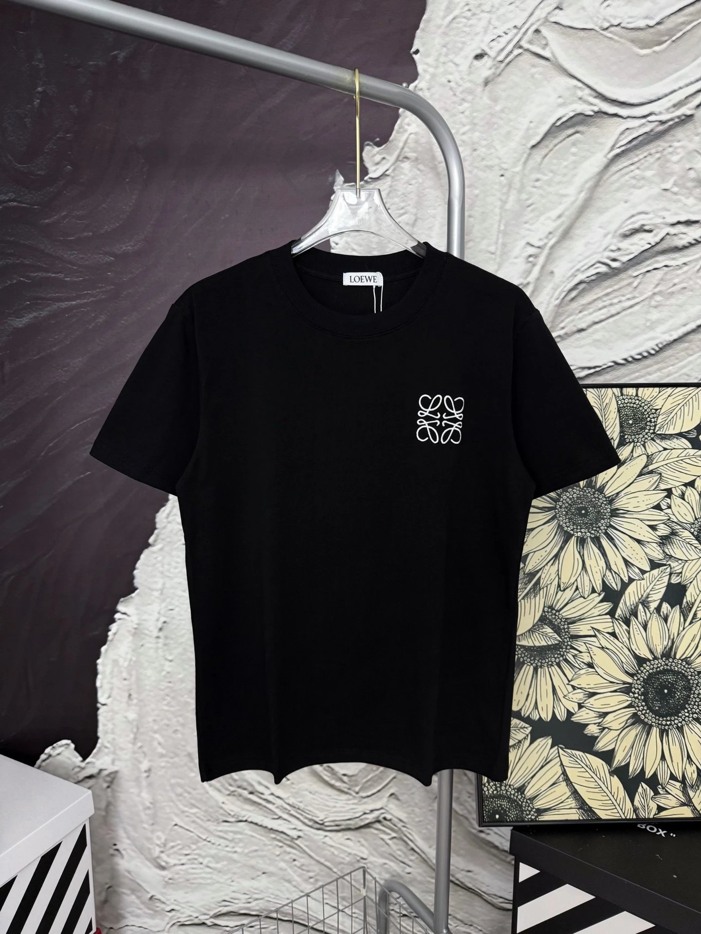 Loewe Classic Logo T-shirt Black Small Loewe for Daily Styling