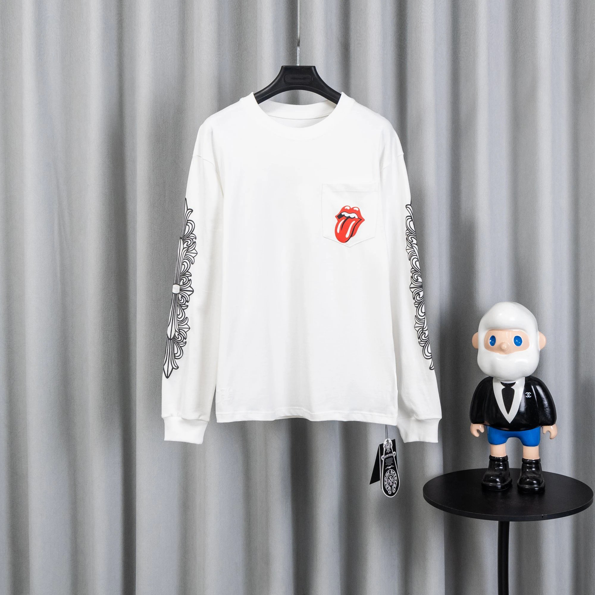 White Long Sleeve Top with Long Sleeve T-shirt for Daily Wear