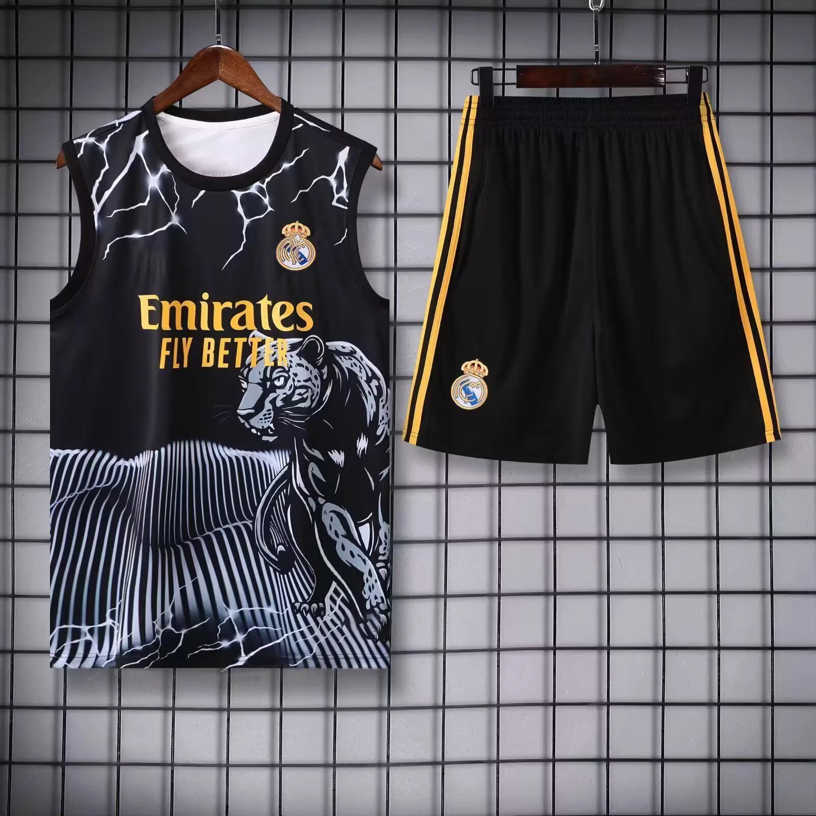 Real Madrid Travel Training jersey set Navy Sleeveless Top with Modern Look