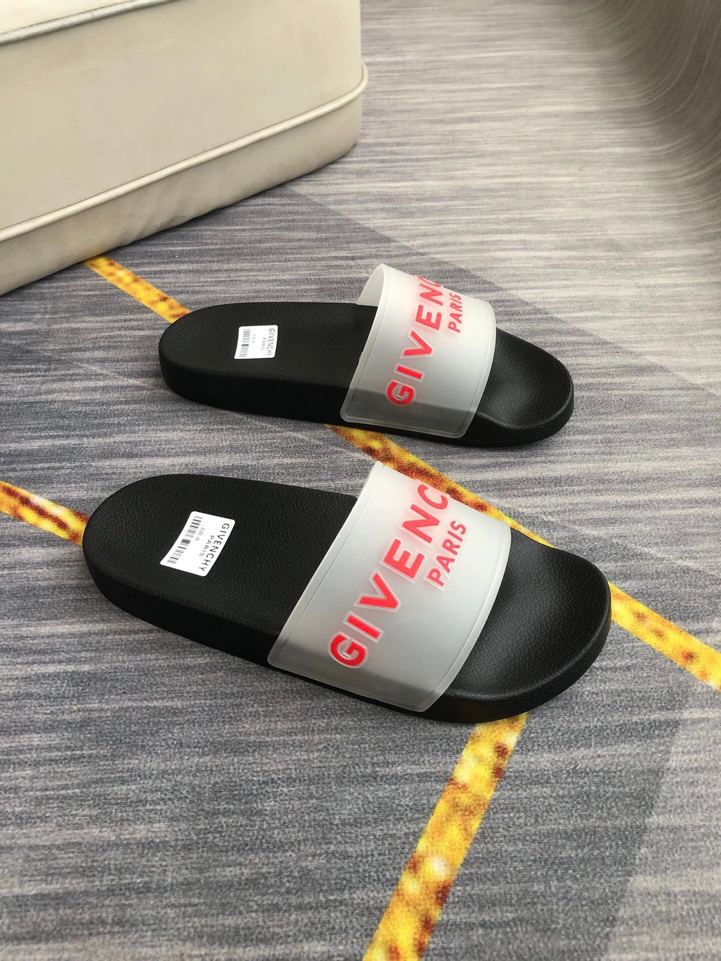 Givenchy Letter Print Streetwear-style Black and Red Slide Slippers