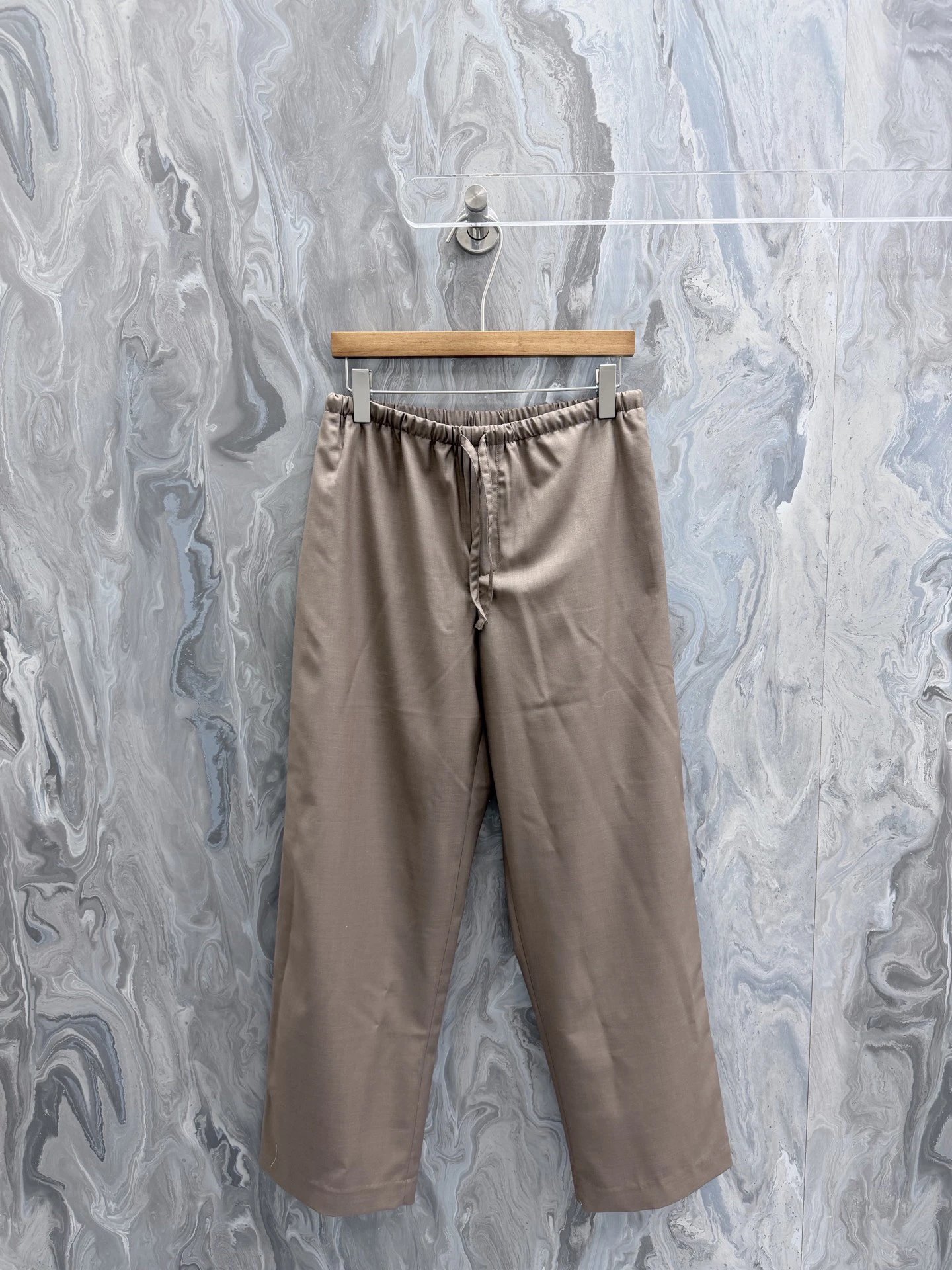 Relaxed Casual Pants with elastic waist and cropped straight leg - Daily