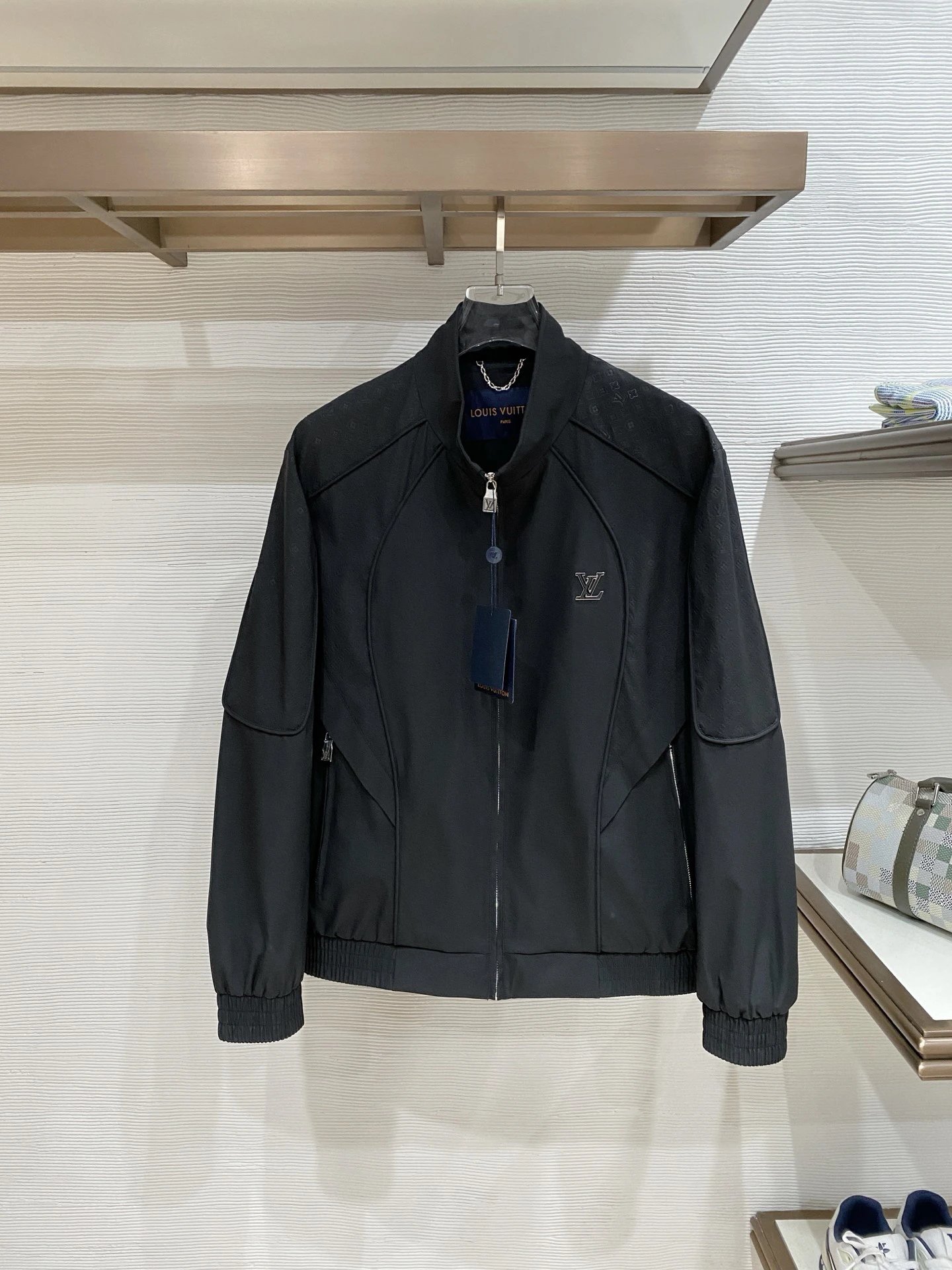 Arc’teryx Black Zip Jacket with Small Zip Jacket for Photo Ready