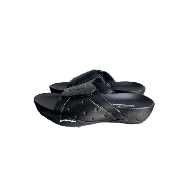 Balenciaga Thick-Soled Embossed Cool Street-style Black Slides