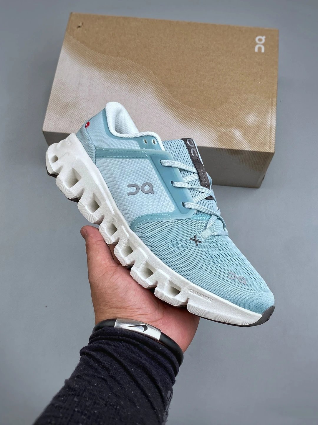 On Cloud Runners, Technical Side Panels in Aqua