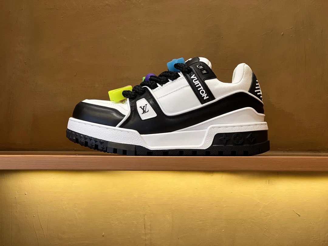 Black White Low-top Louis Vuitton Black White Low-top Sneaker for Streetwear Looks