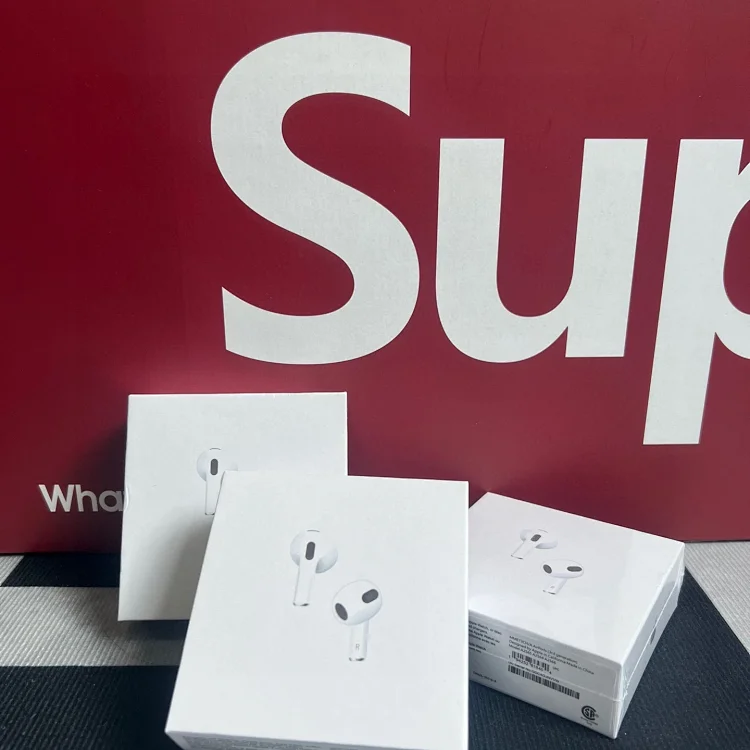 Apple AirPods Pro Earbuds Gift Set