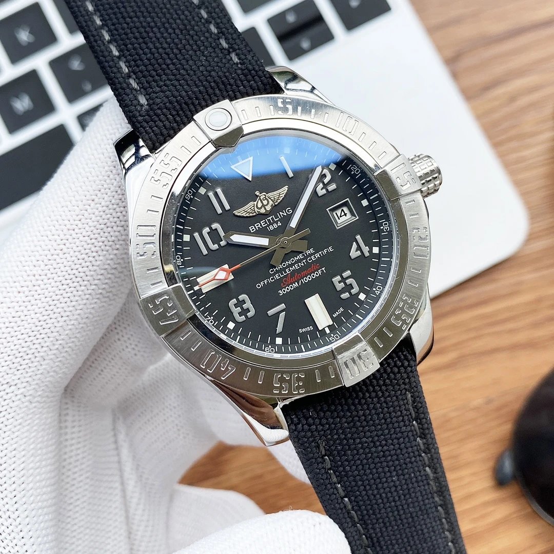 Smart-Casual Breitling Technical Dive Watch with bold numbered bezel