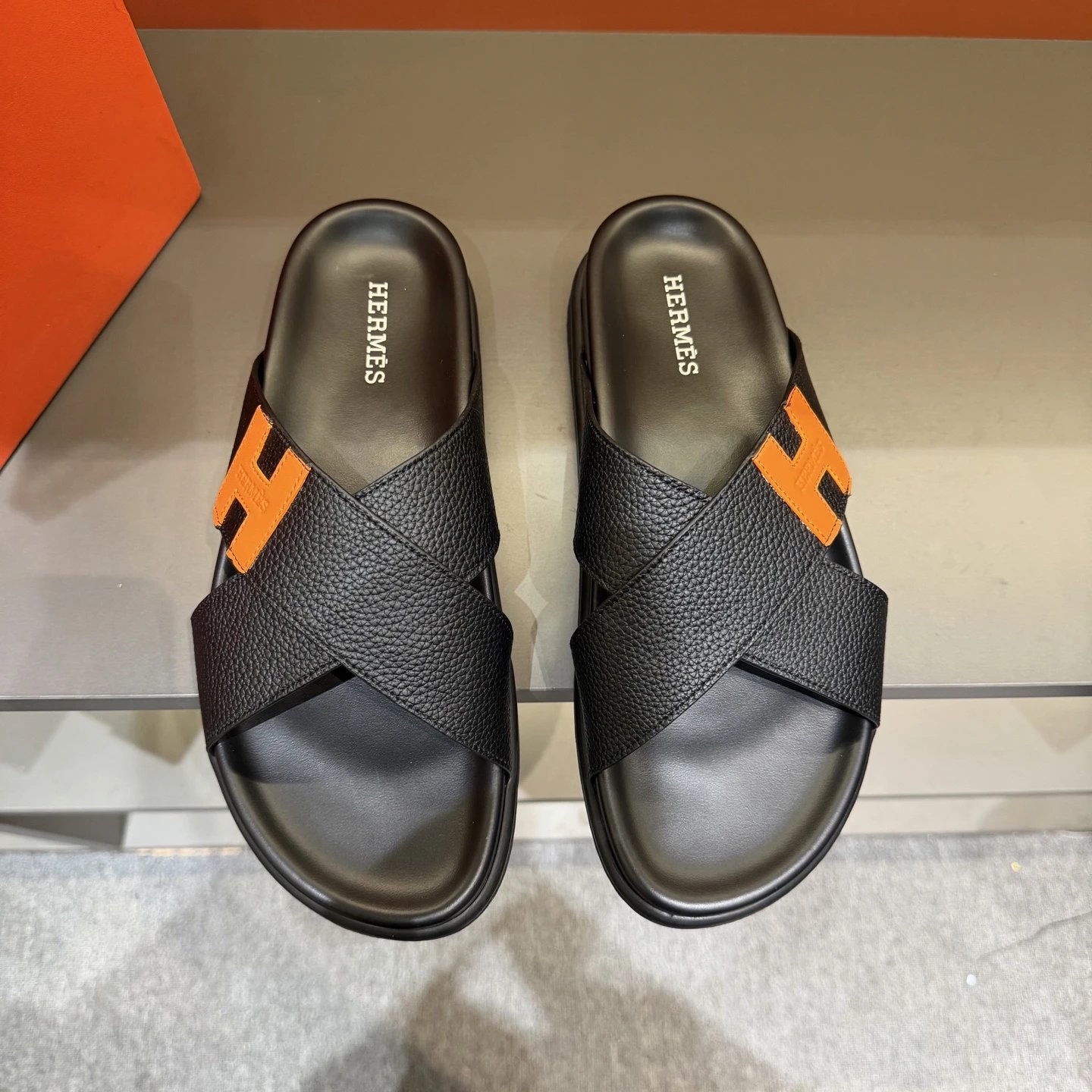 Hermès H-logo Casual Style Black and Orange Color-block Slides