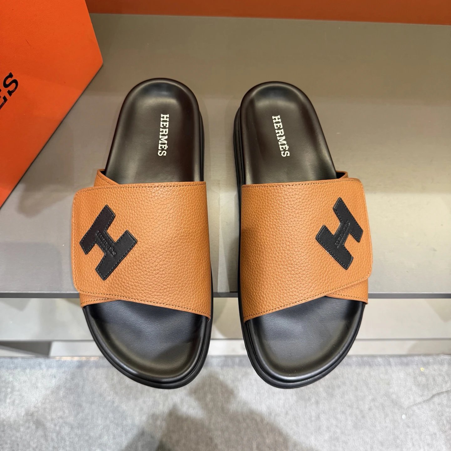 Hermès H Series Minimalist Light Luxury Style Brown & Black Slide Sandals