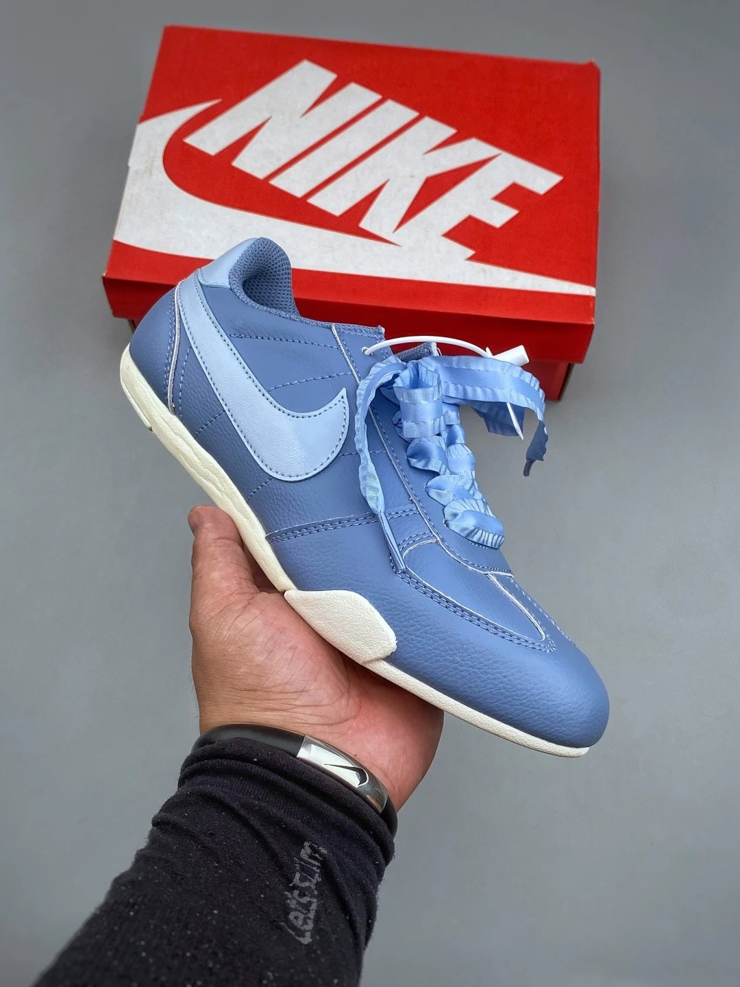 Nike Retro Runners in Blue, Finished with Padded Collar