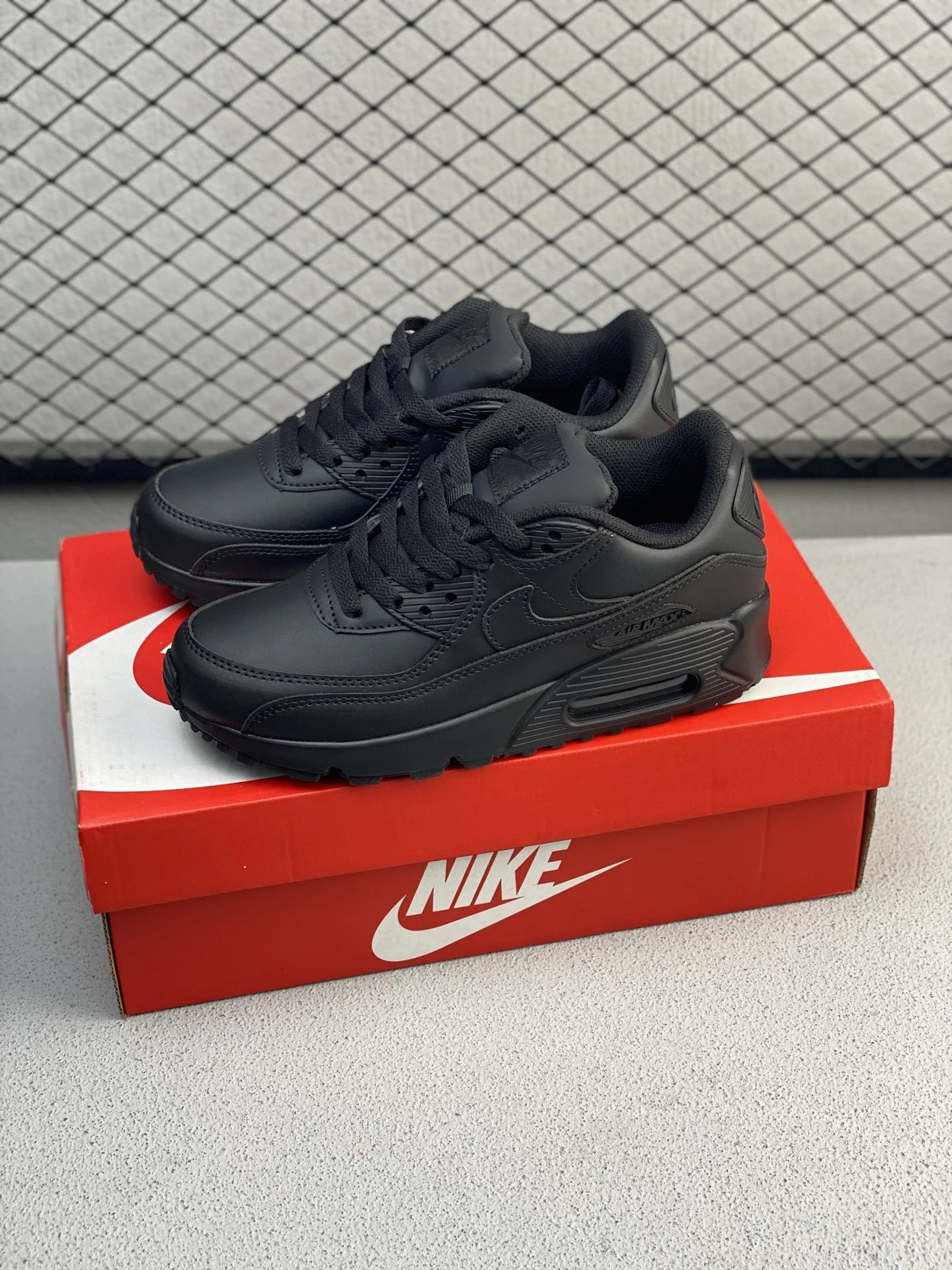 Nike Air-Cushioned Sneakers in Black, Finished with Contrast Swoosh