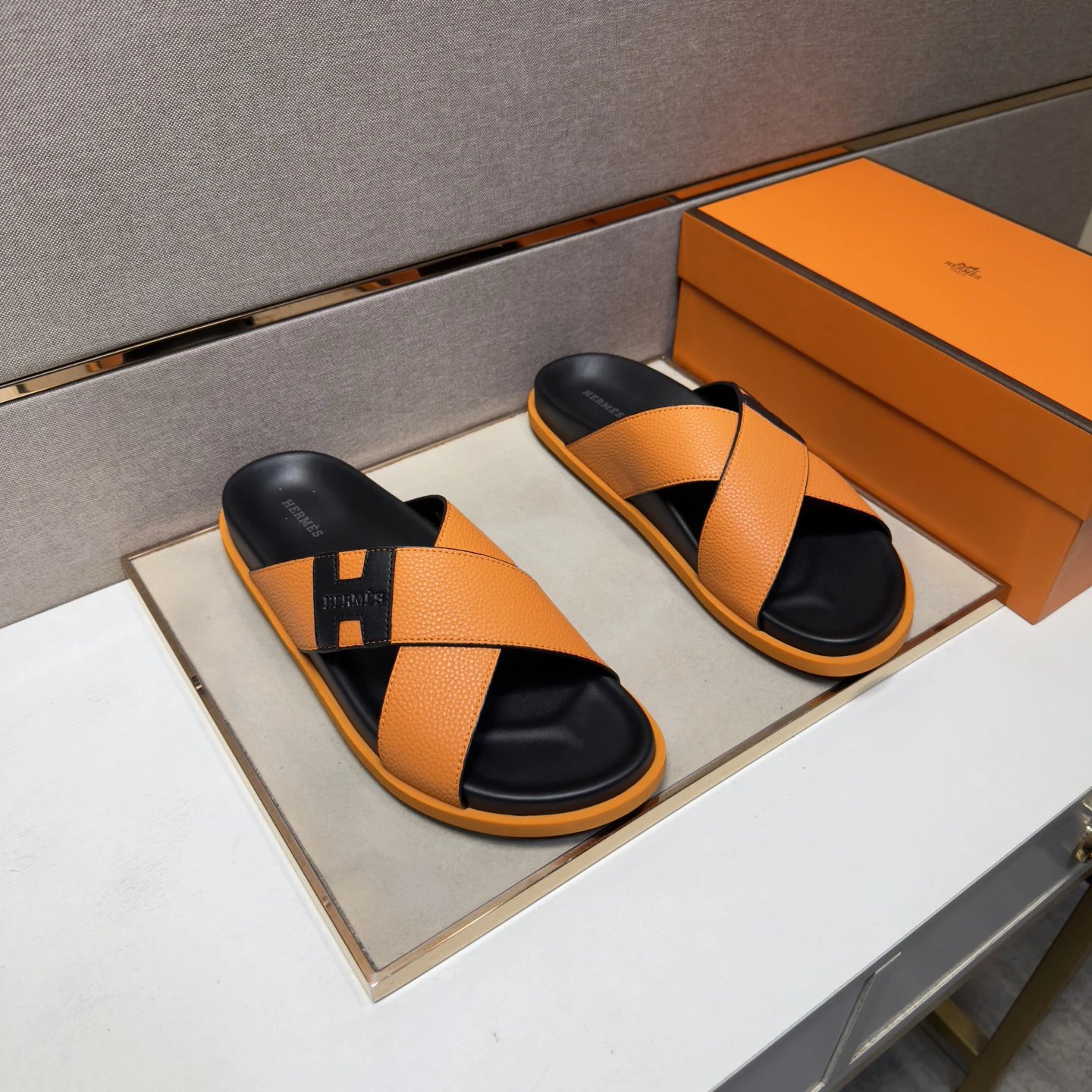 Hermès Cross-Strap Light Luxury Casual Orange Slide Sandals