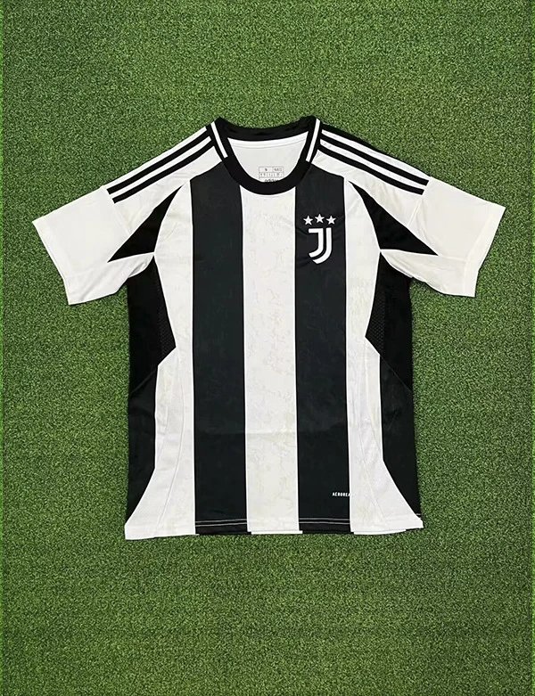 Real Madrid Daily Home soccer jersey White Real Madrid with Visual Detail