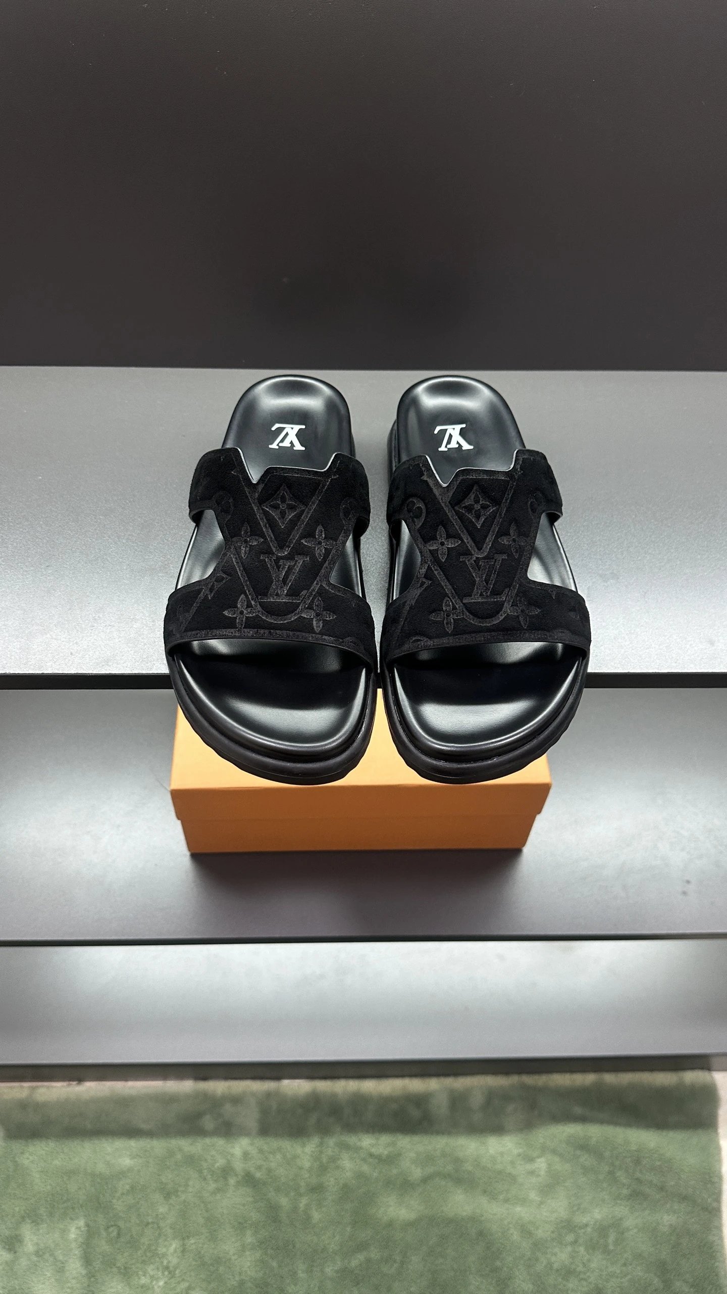 Louis Vuitton Monogram Light Luxury Style Black Slippers