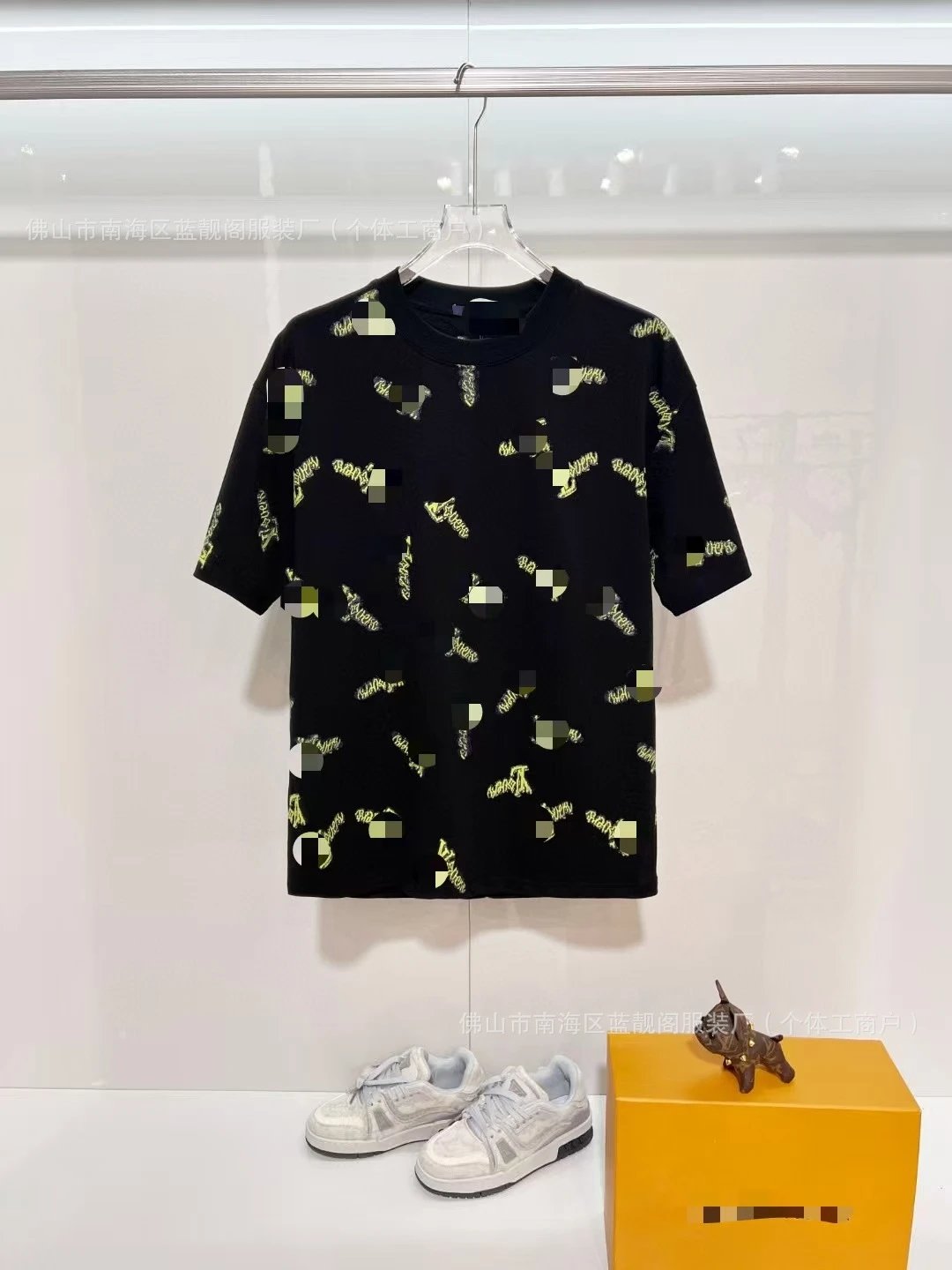 Louis Vuitton Trendy All-over Printed Black Short-sleeve T-shirt