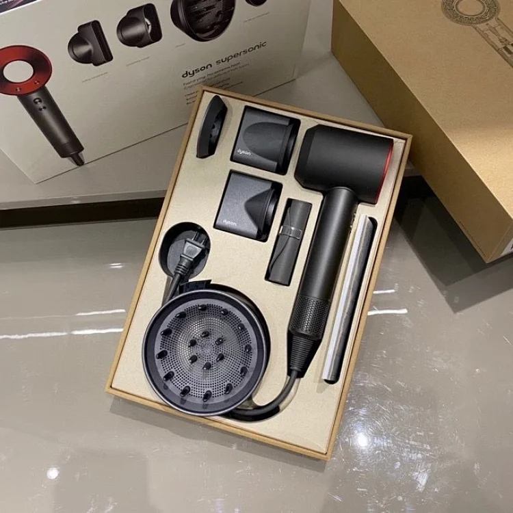 Dyson Supersonic Hair Dryer Gift Set