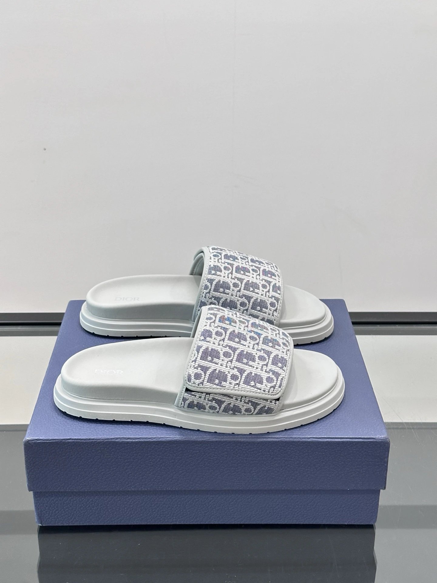 Dior Monogram Light Luxury Style Light Gray Slippers