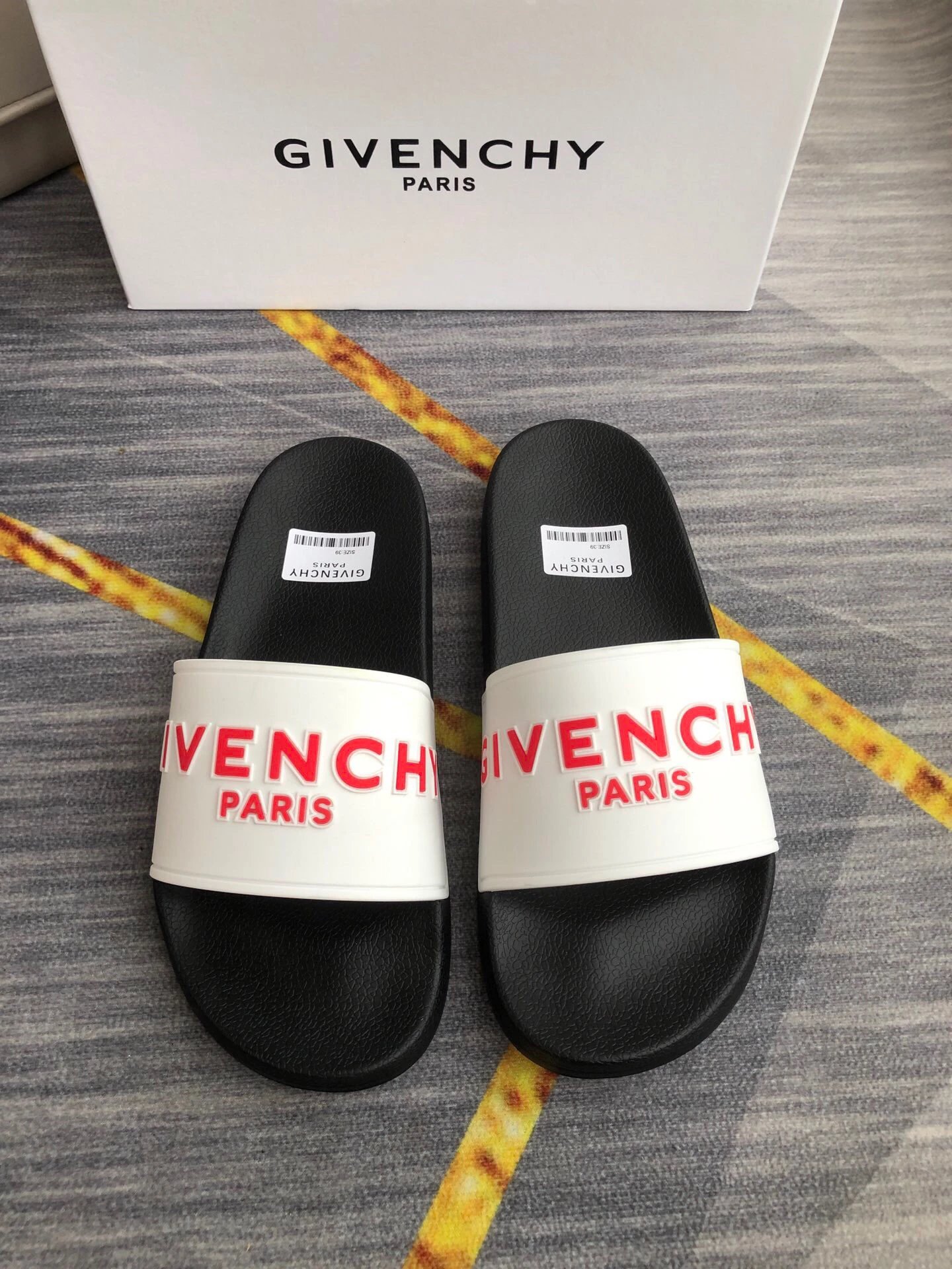 Givenchy Letter Print Trendy Black and White Slides