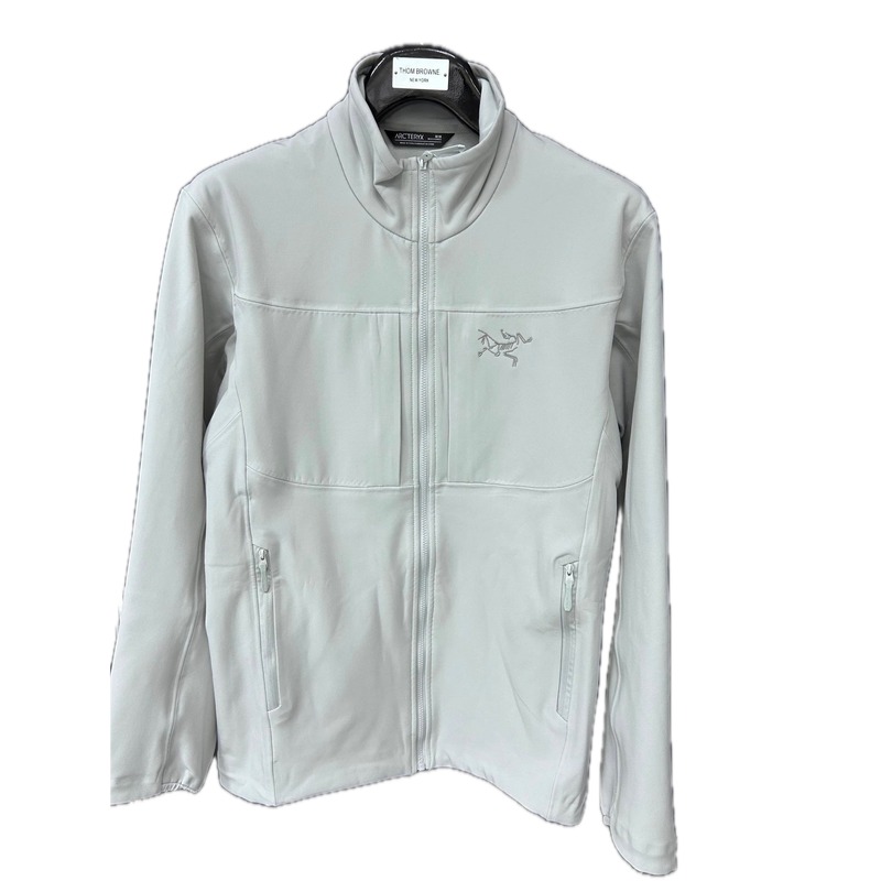 Arc’teryx lightweight light gray jacket