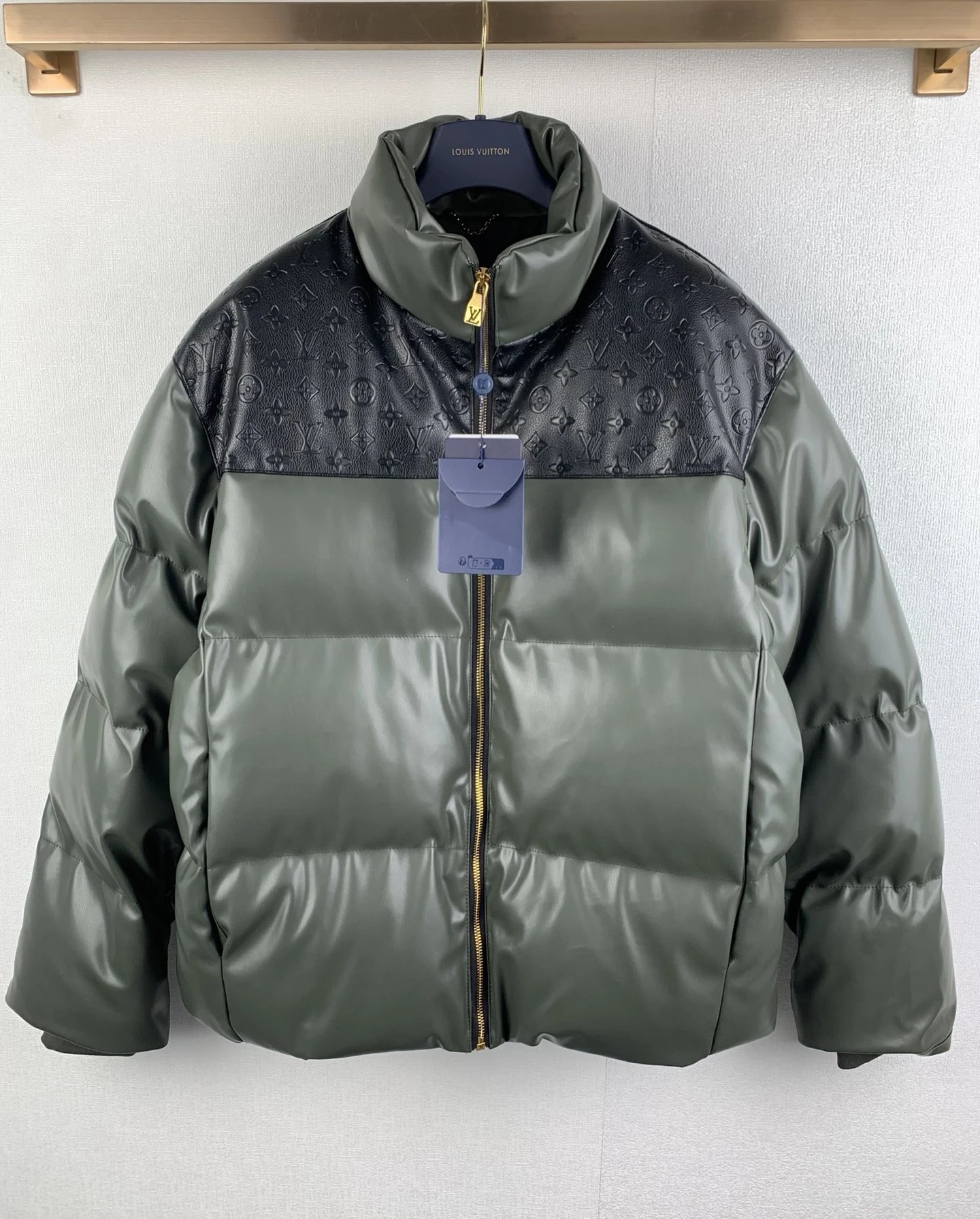 LV classic style fashionable dark green down jacket