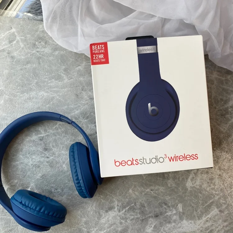 Beats Studio Wireless Headphones in Blue