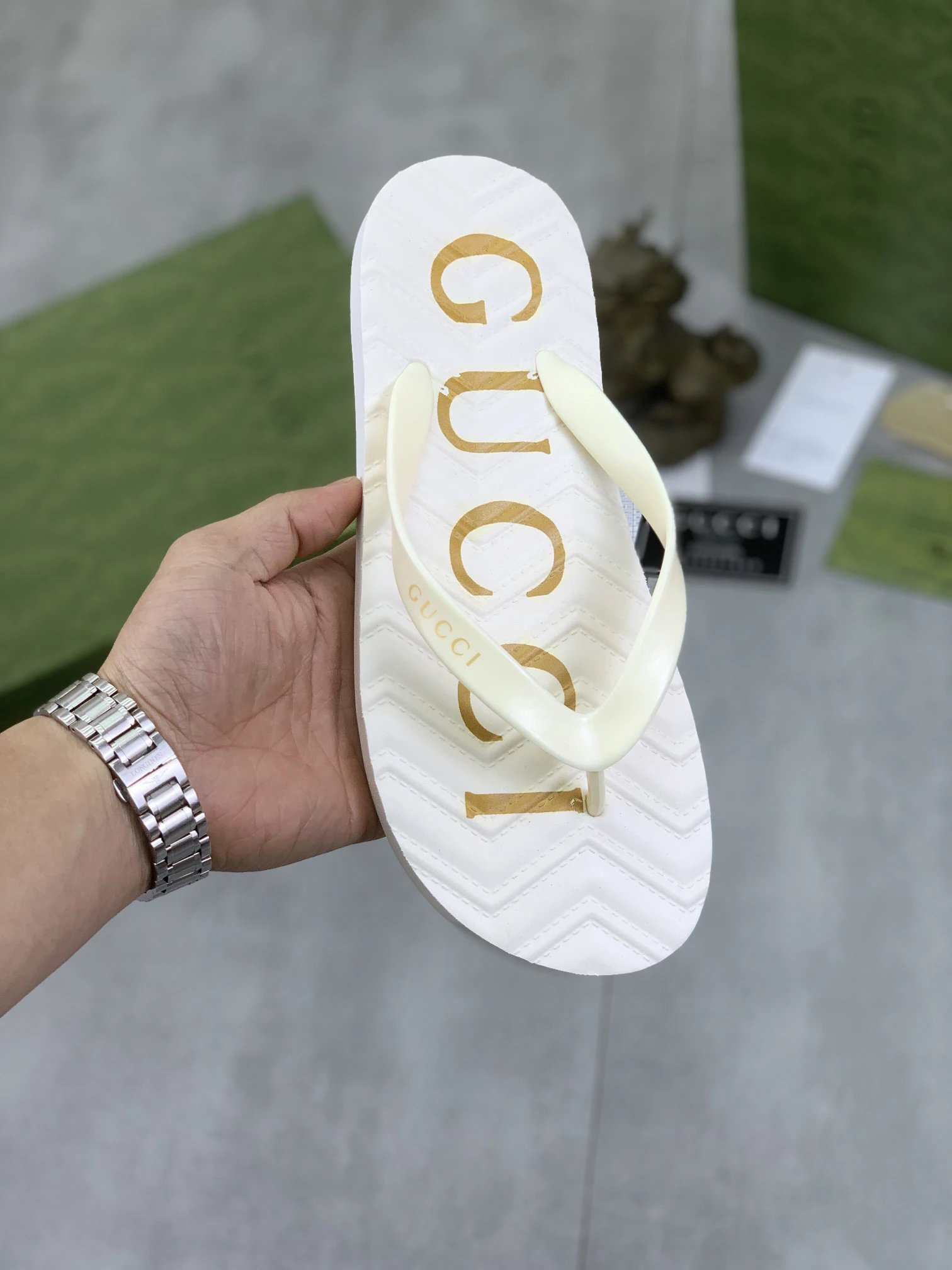 Gucci Letter Print Casual Off-white Flip-flops