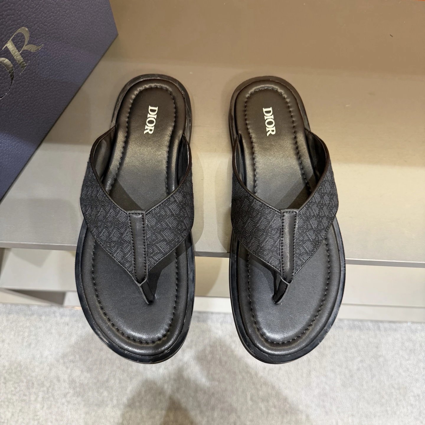 Dior Monogram Light Luxury Style Black Flip-flops