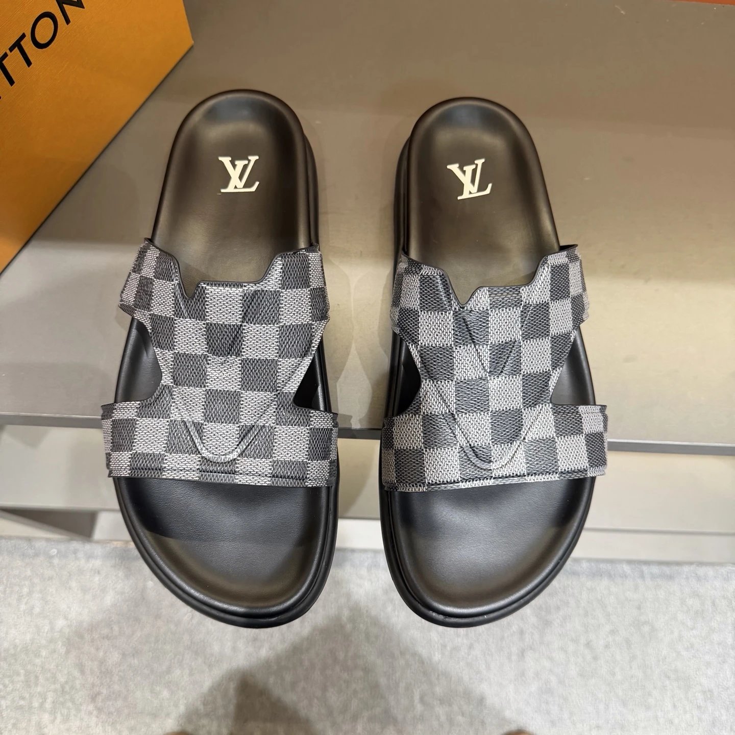 Louis Vuitton Trendy Cool Checkered Grey-Black Slippers