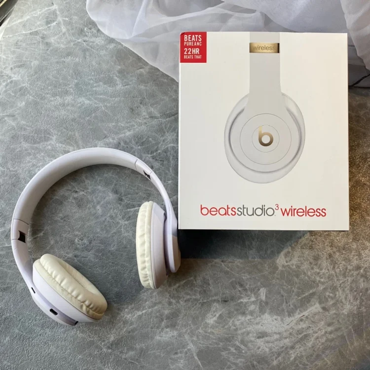 Beats Studio Wireless Headphones in White