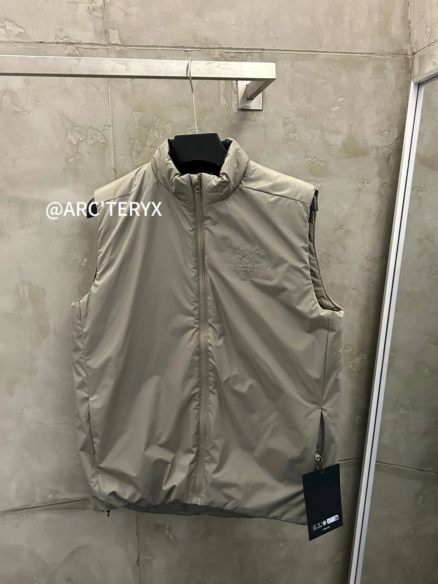 Arc'teryx Technical Shell Vest - high collar for commuter