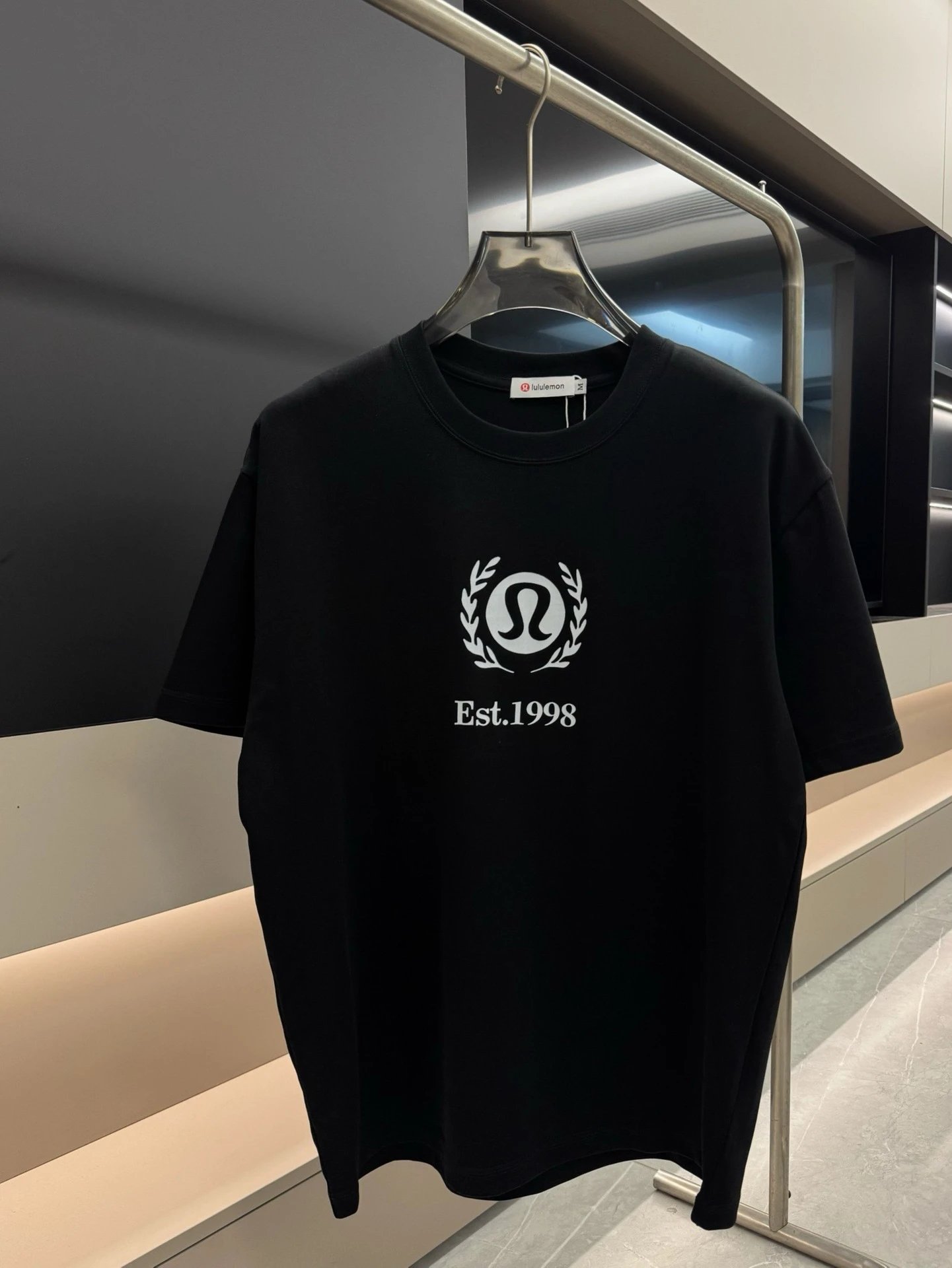 lululemon Casual Printed Black Short Sleeve T-shirt