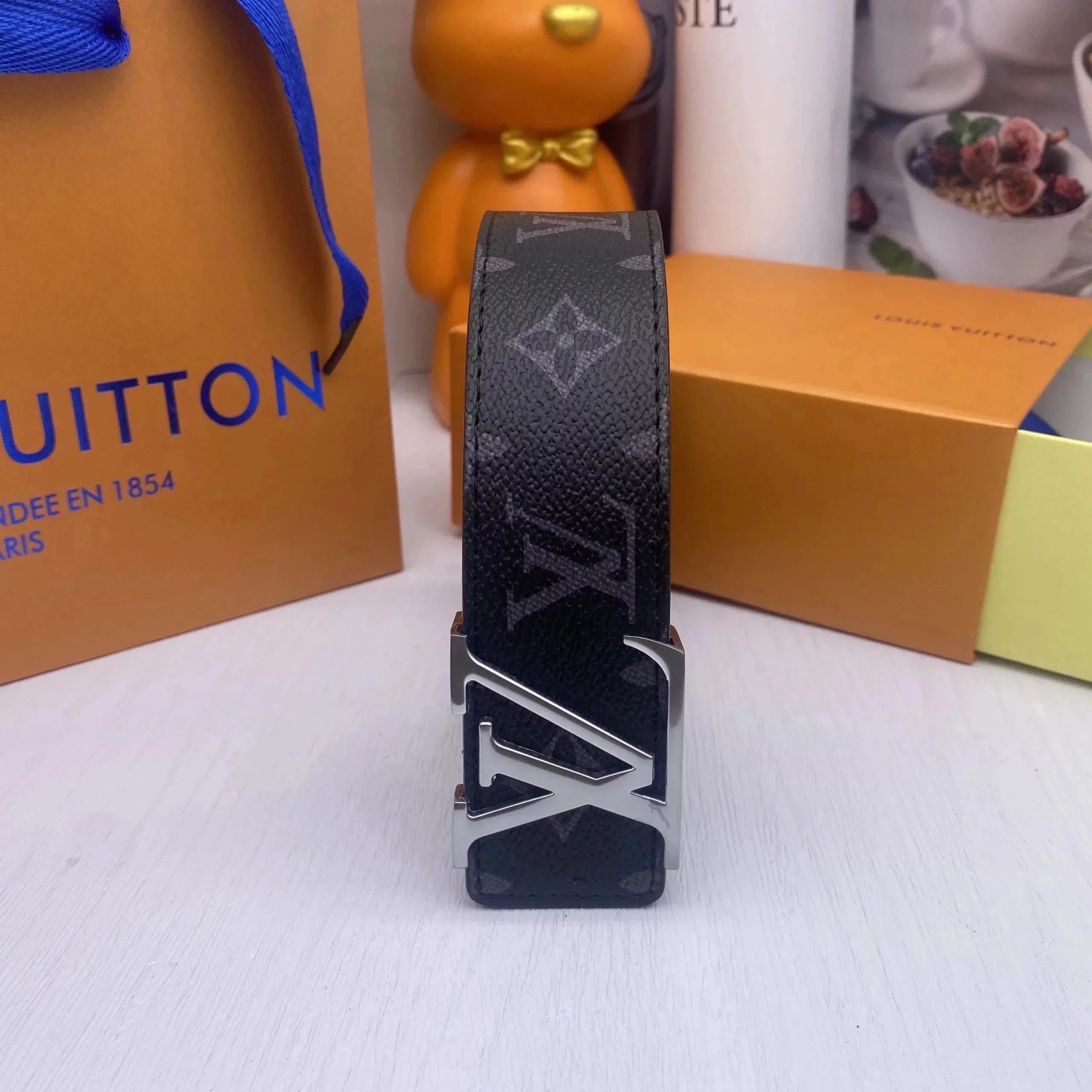 Louis Vuitton Weekend Accessory Focus Monogram Belt Airport Outfit