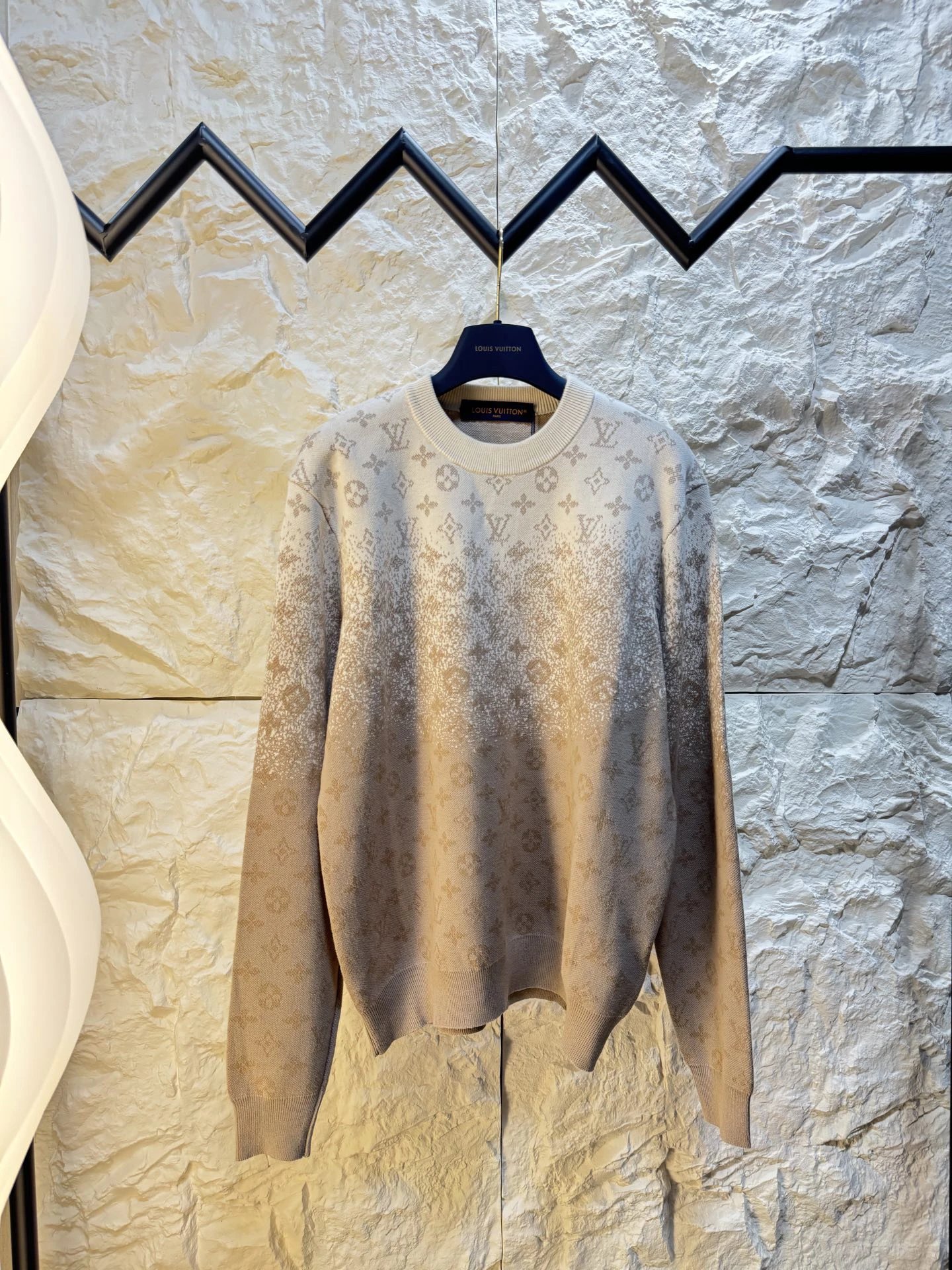 Light Patterned Knit Sweater with Dior Knit Sweater with Ribbed Texture
