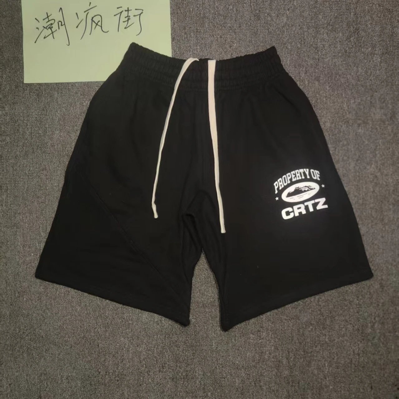 Corteiz trendy and cool black shorts