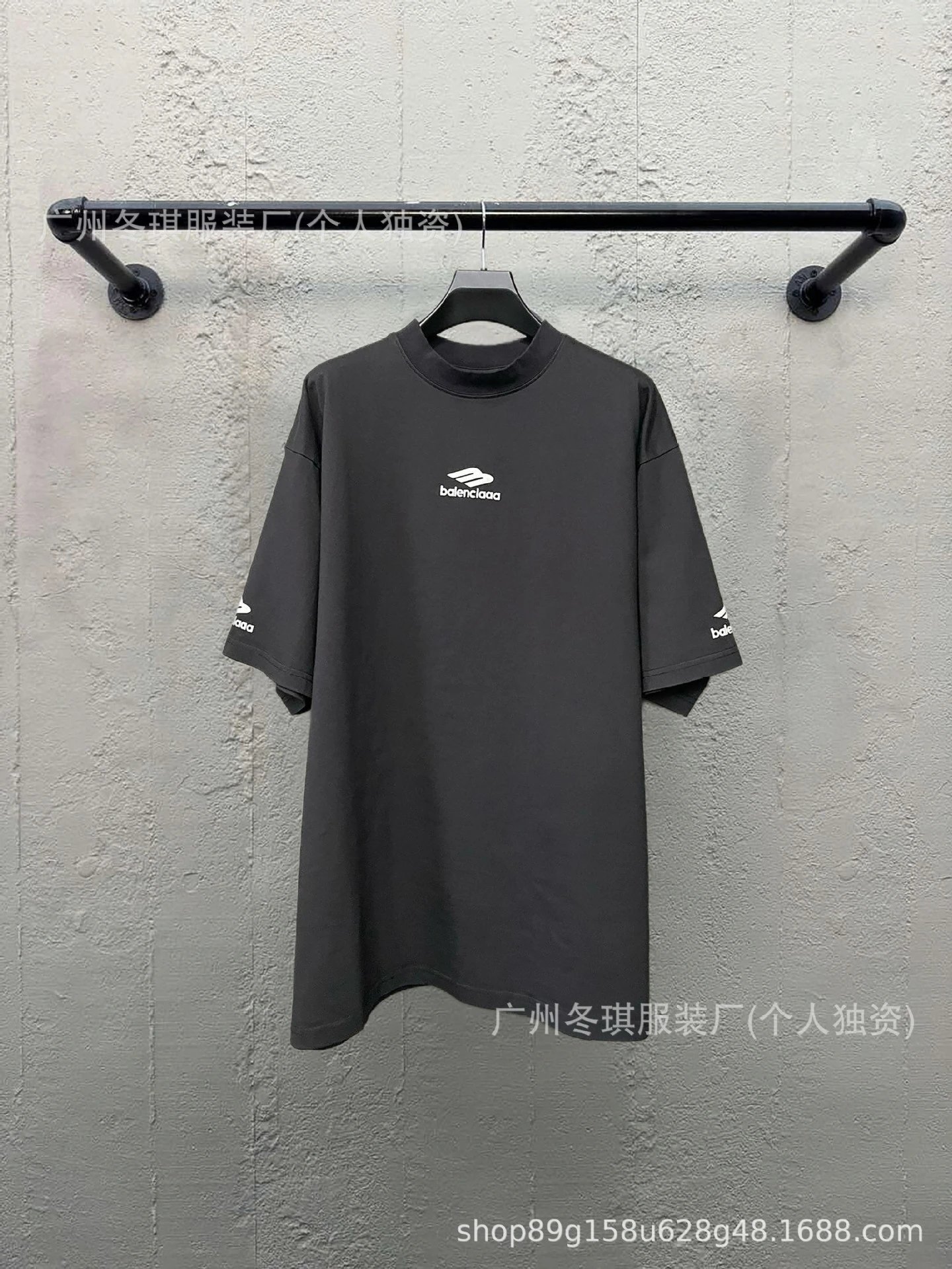 Balenciaga minimalist style black T-shirt