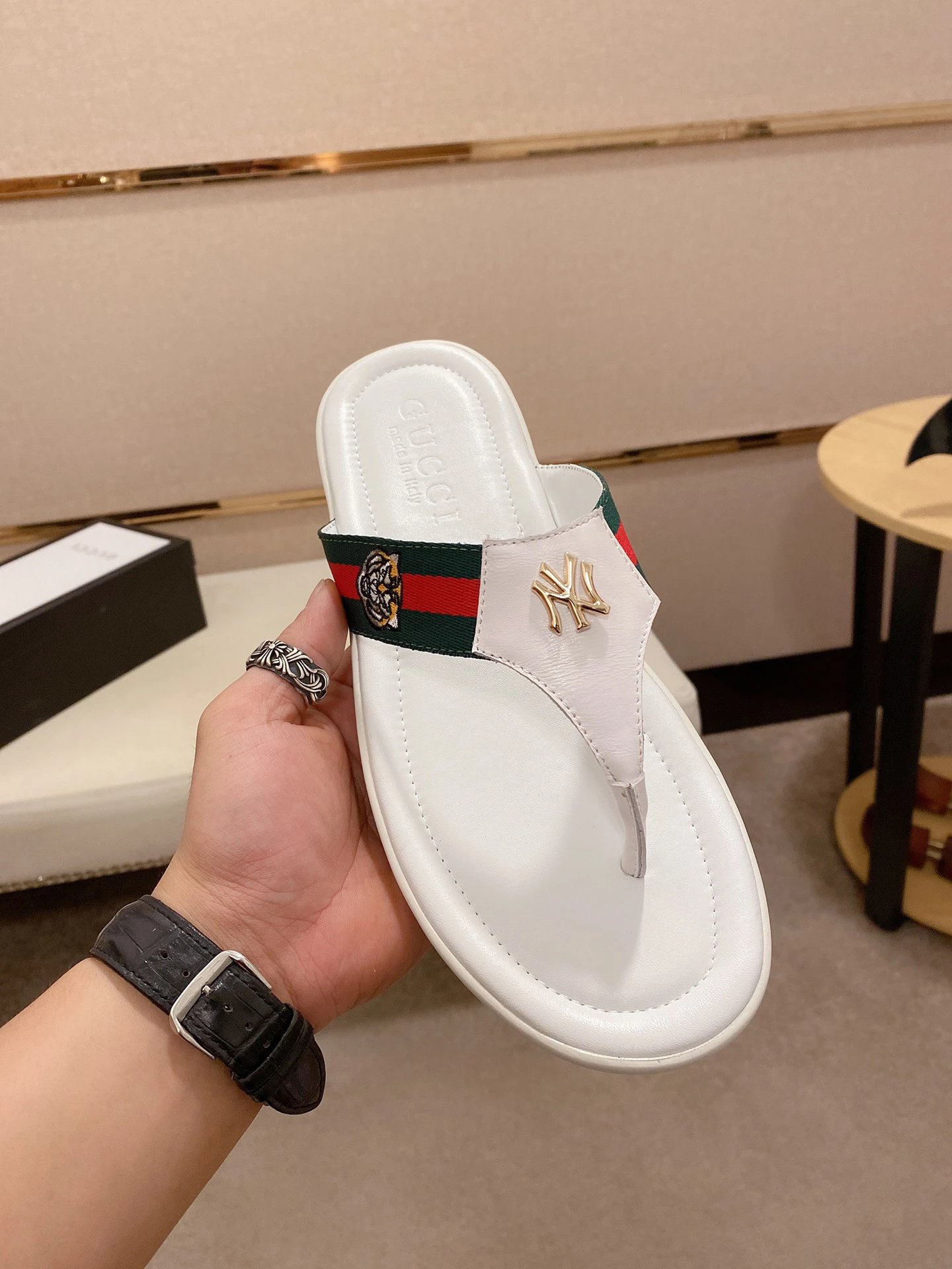 Gucci Co-branded Striped Streetwear Style White Flip-Flops