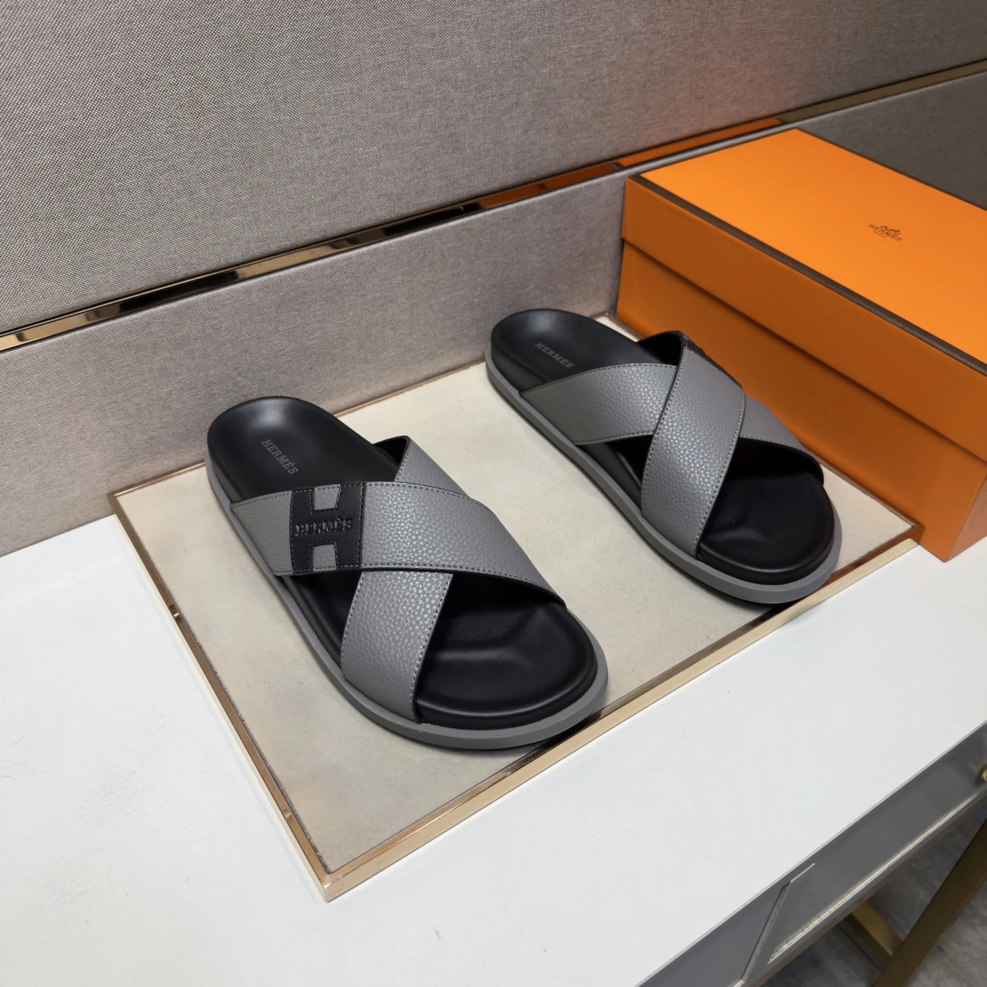 Hermès Classic Cross-strap Minimalist Grey and Black Slide Sandals
