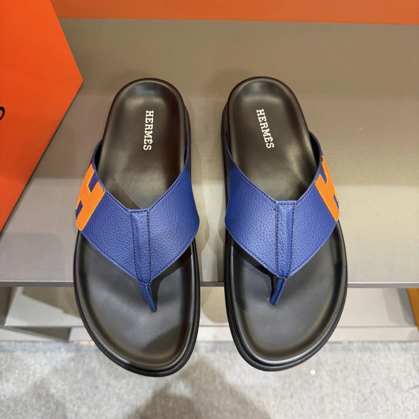 Hermès Casual Style Blue H-logo Flip-flops