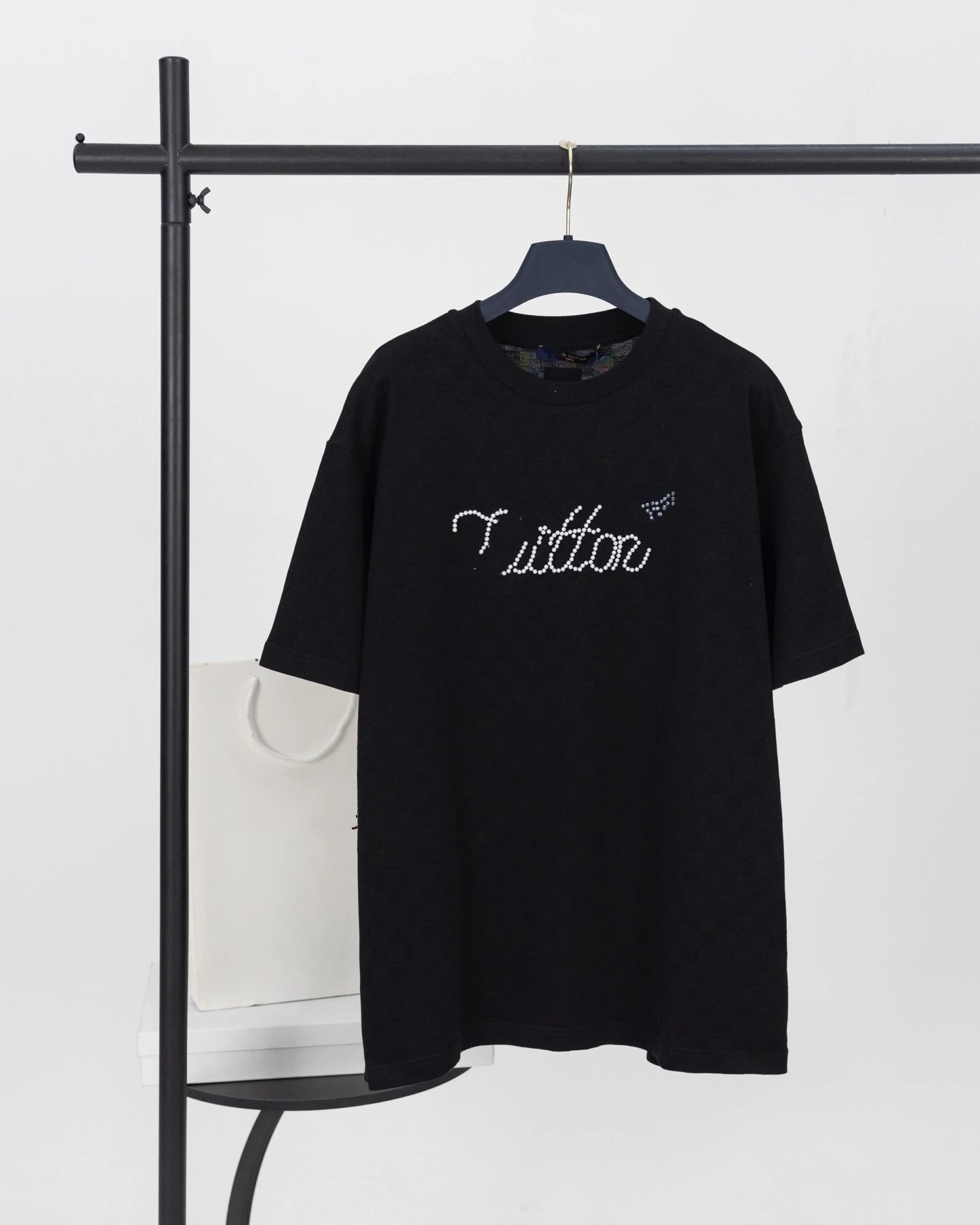 Louis Vuitton Trendy Rhinestone-embellished Black Short-sleeve T-shirt