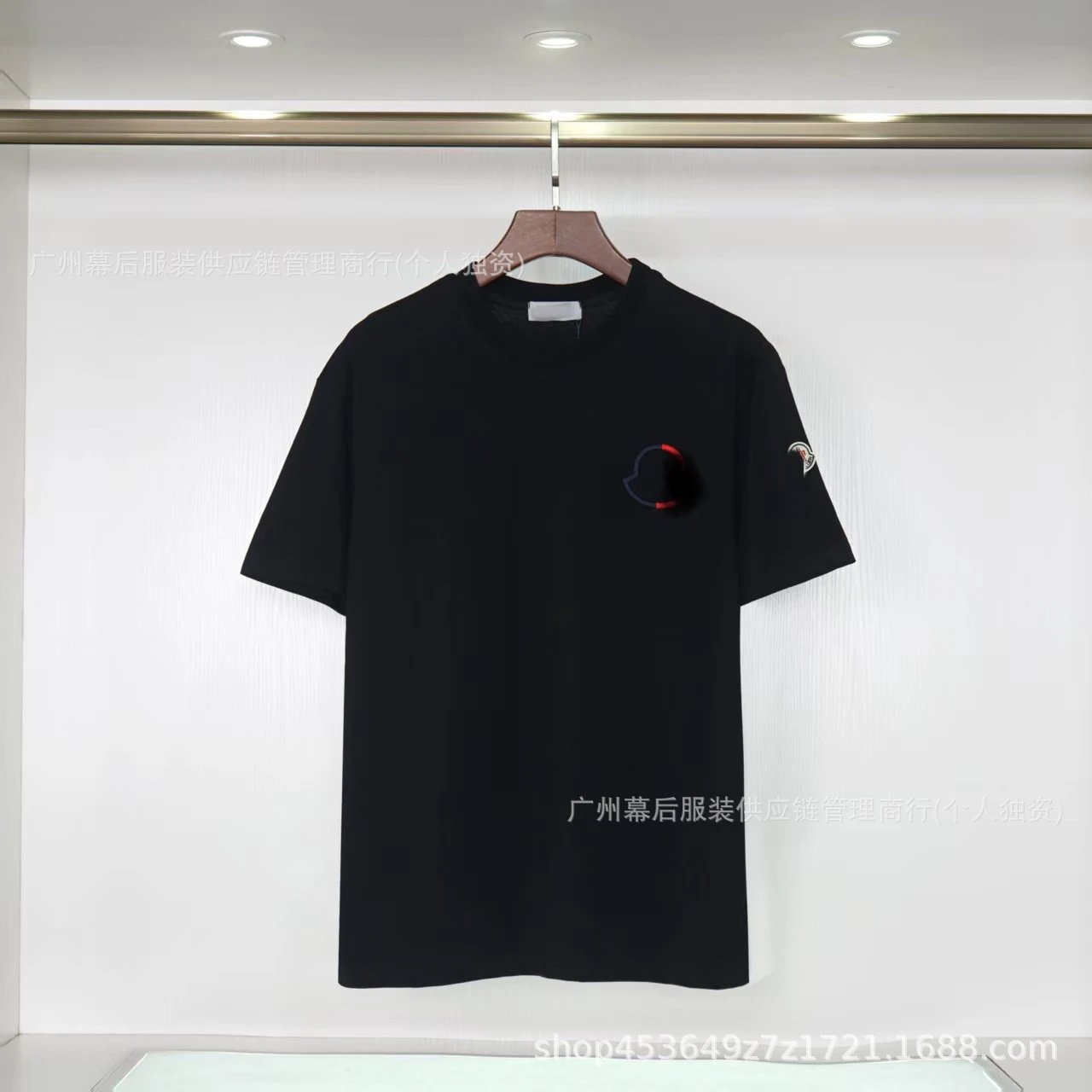 Moncler Embroidered Casual Black Short-sleeve T-shirt