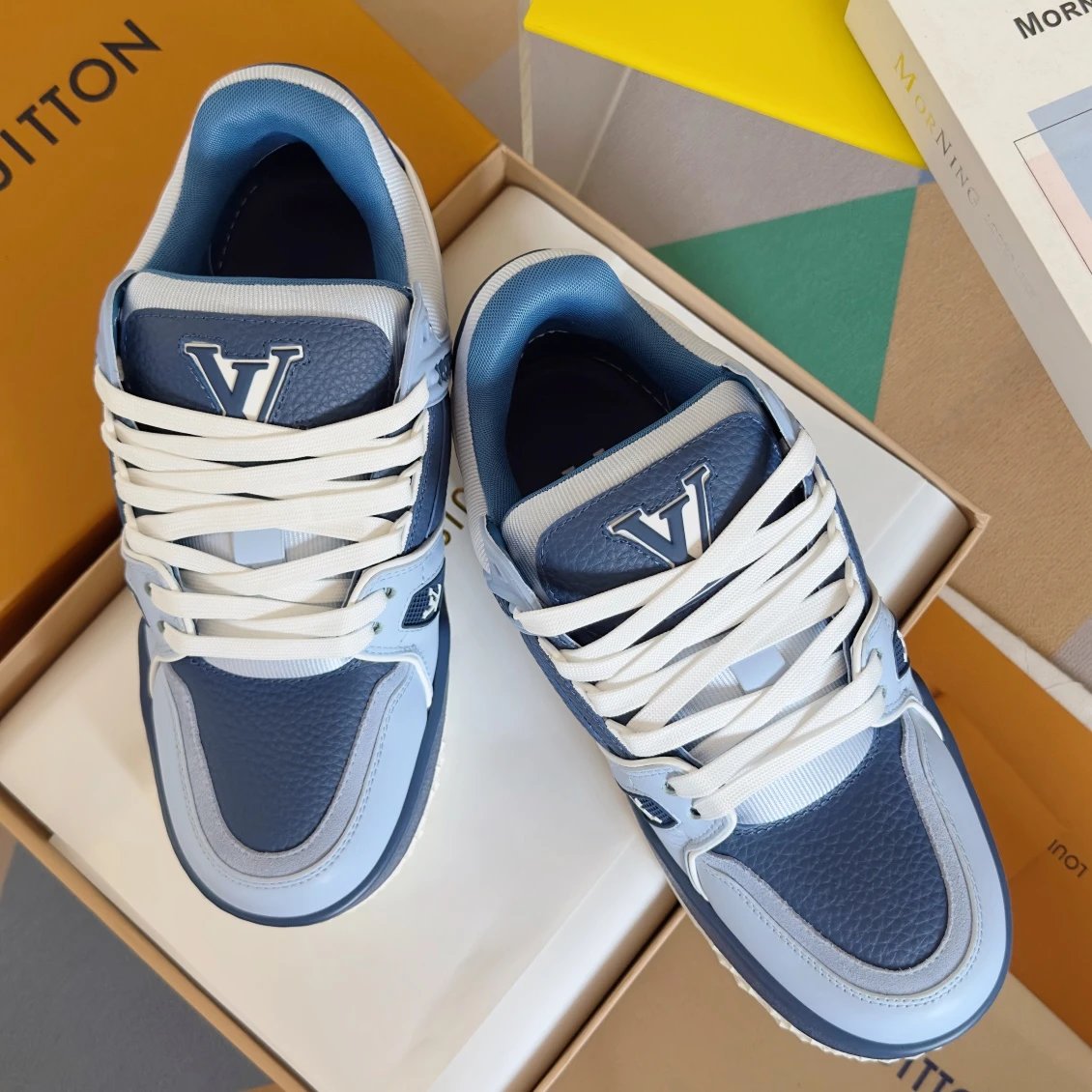 Louis Vuitton Navy Navy Low-top Sneaker for Casual Outfits
