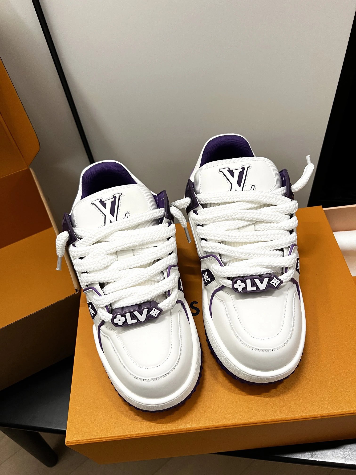 Louis Vuitton White Purple Low-top Sneaker with White Detail