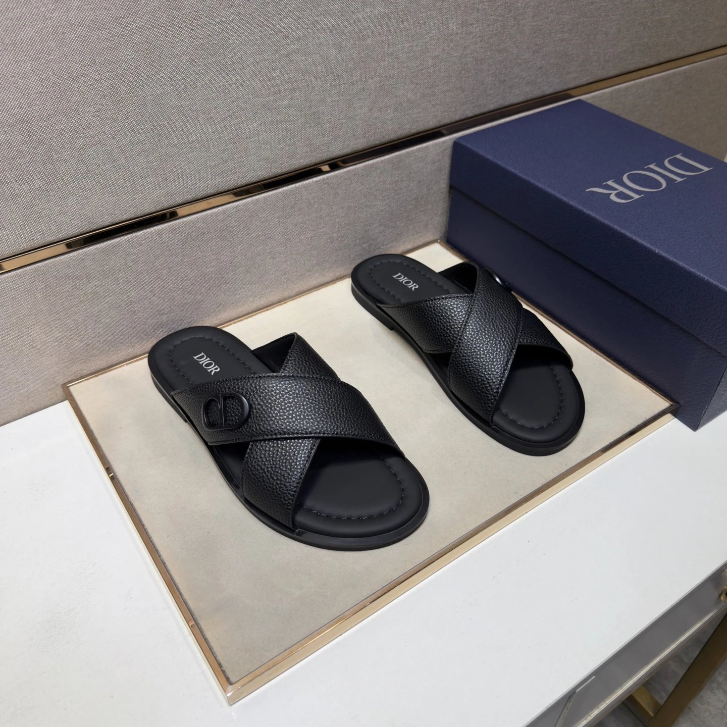 Dior Classic Light Luxury Style Black Cross-strap Slide Sandals