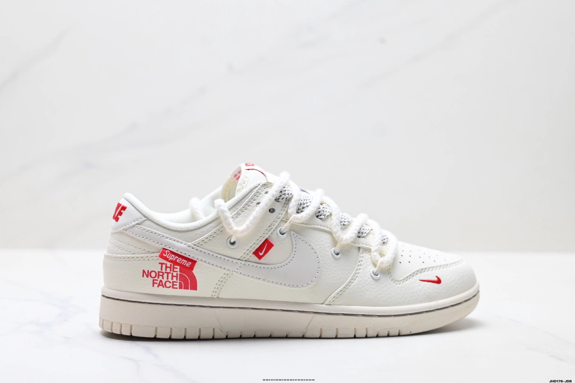 Nike co-branded trendy and cool white shoes