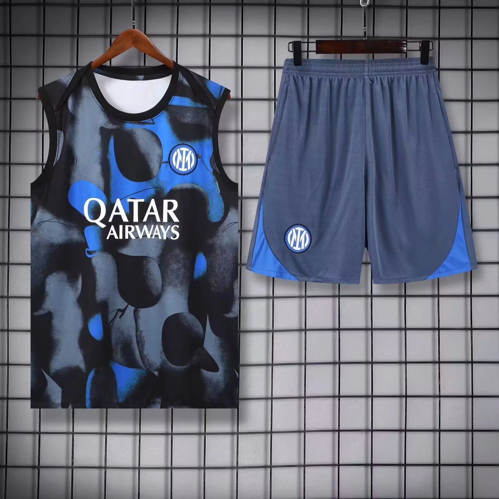 Real Madrid Classic Training jersey set Navy Sleeveless Top with Travel-Friendly Style