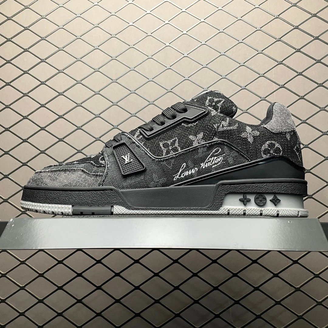 Louis Vuitton Monogram Trainers, Polished Low Profile in Black