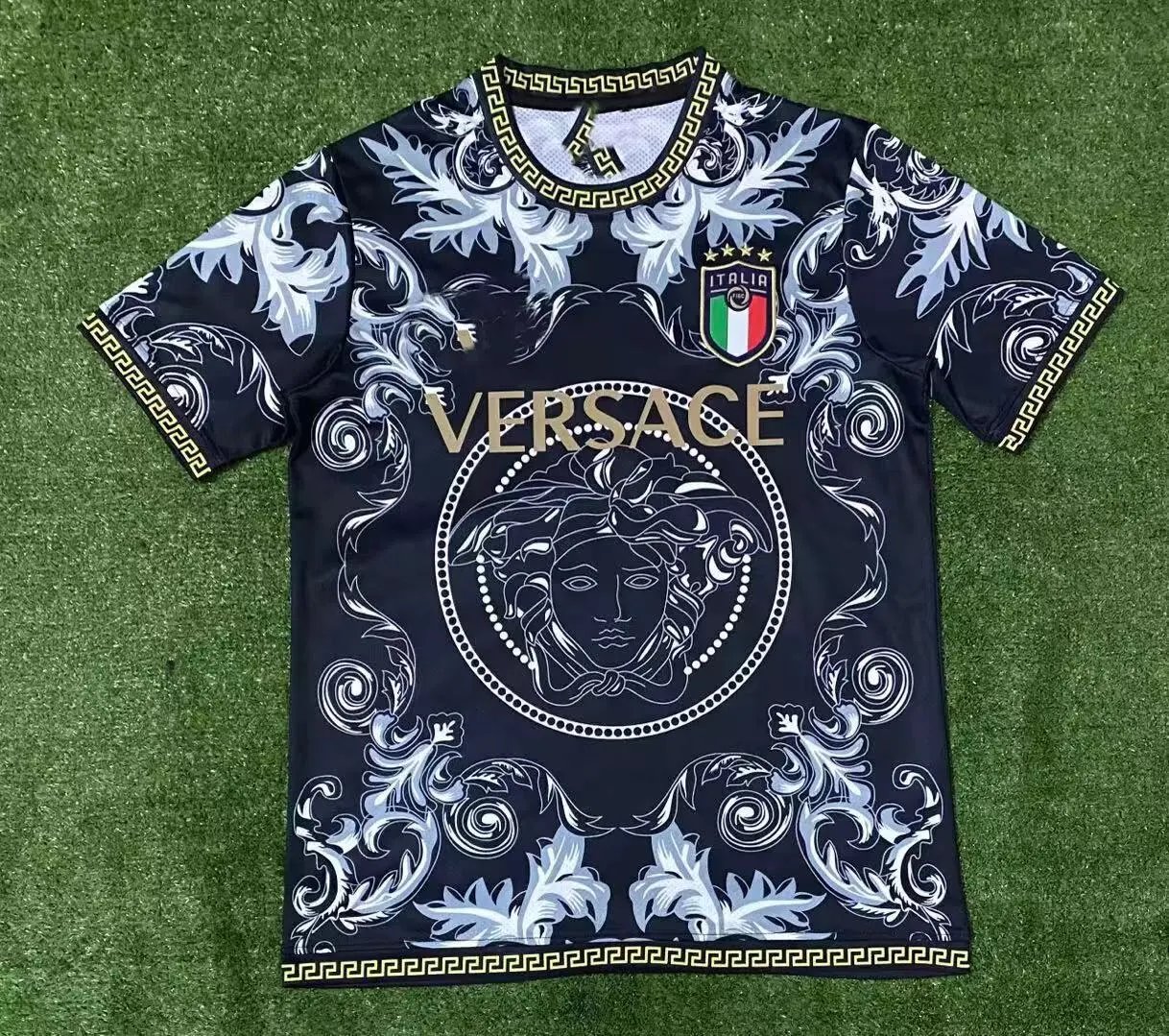 Real Madrid Black Dragon Soccer Jersey Airport Outfit